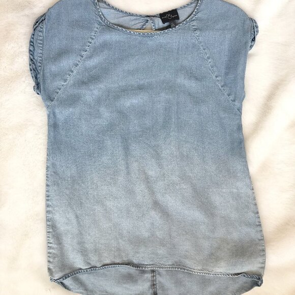 Market & Spruce Tops - Market & Spruce Ombre Denim Women's Jean Top with Keyhole Back Size XS